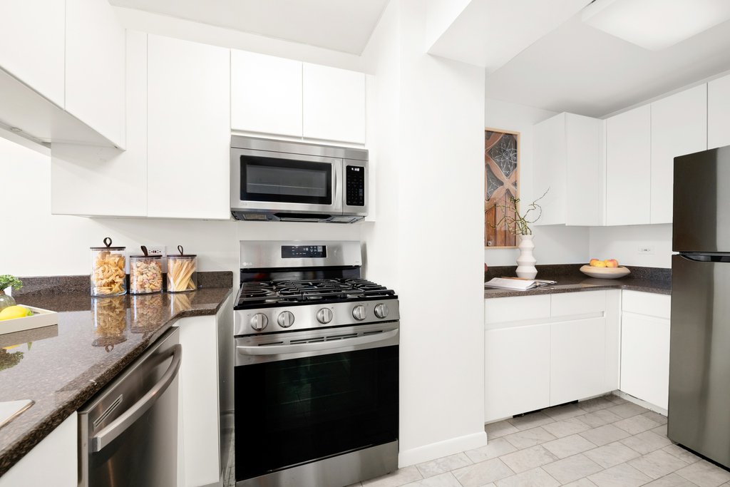 250 East 40th Street, Unit 22F photo 8