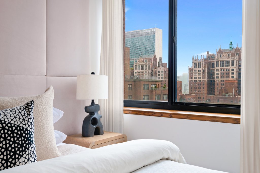 250 East 40th Street, Unit 22F photo 10