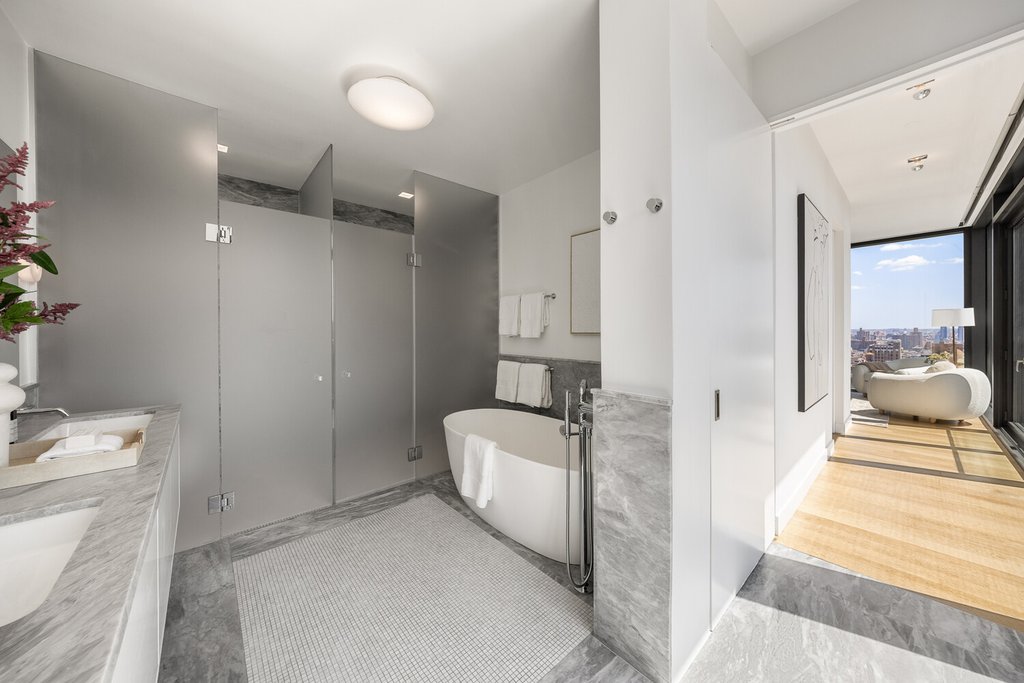 21 East 12th Street, Unit PHA photo 18