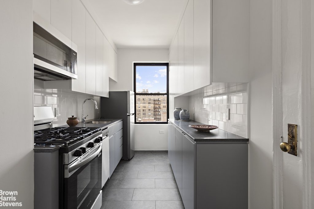 878 West End Avenue, Unit 11D photo 3