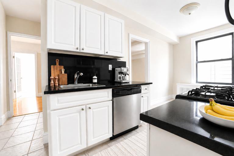 900 West End Avenue, Unit 2A photo 2