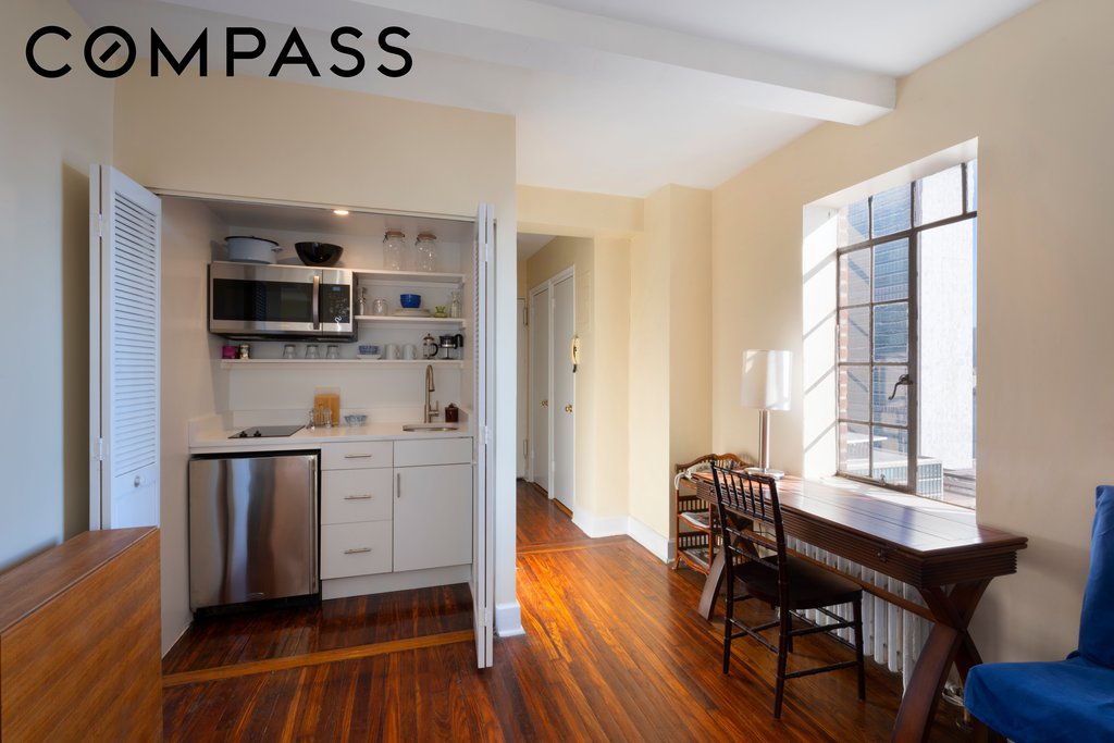 25 Tudor City Place, Unit 923 photo 3