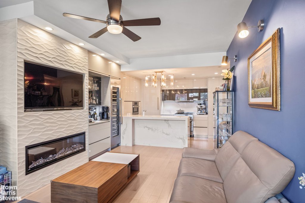 5-49 Borden Avenue, Unit 2B photo 6