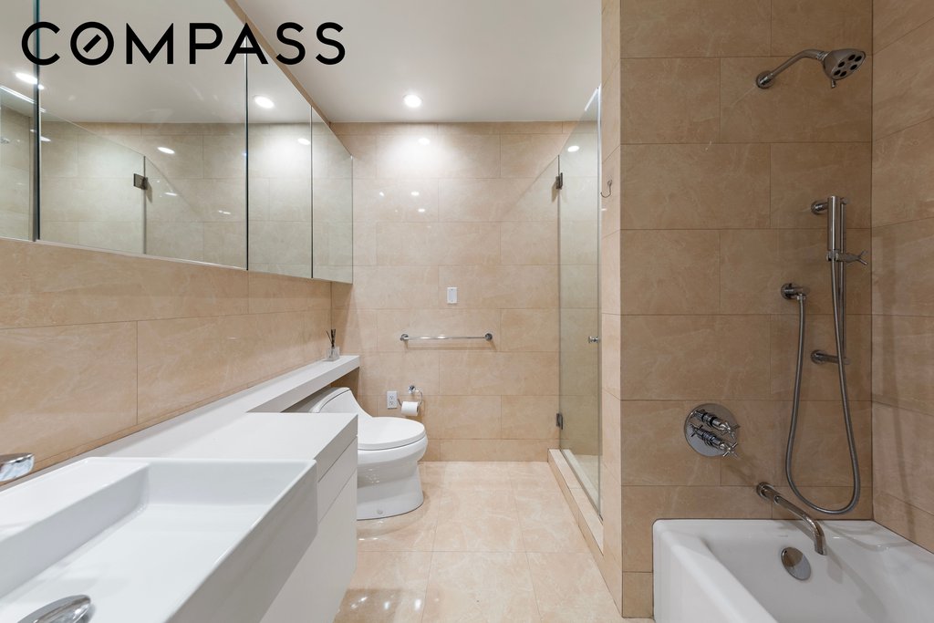 301 East 61st Street, Unit 6C photo 6