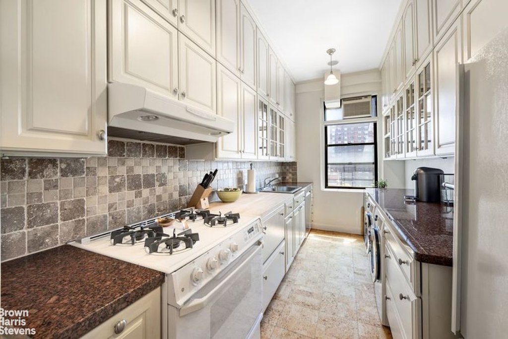 1349 Lexington Avenue, Unit 8G photo 3