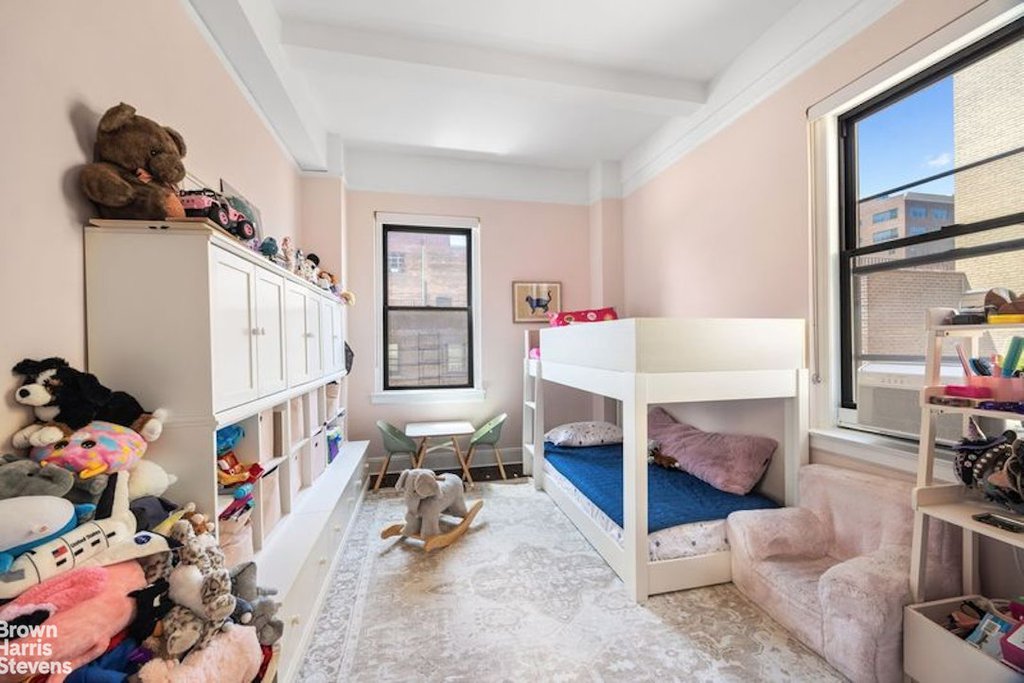 1349 Lexington Avenue, Unit 8G photo 6
