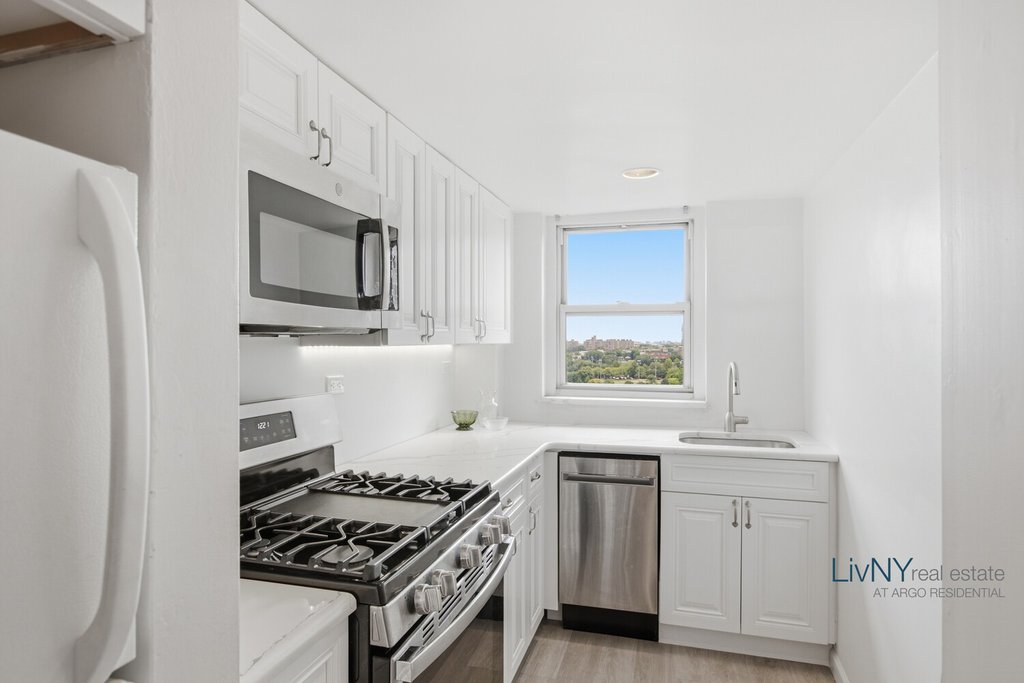 520 East 76th Street, Unit 11H photo 7