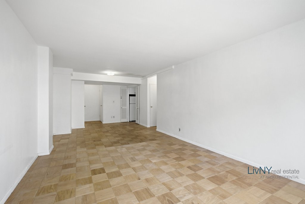 520 East 76th Street, Unit 11H photo 12