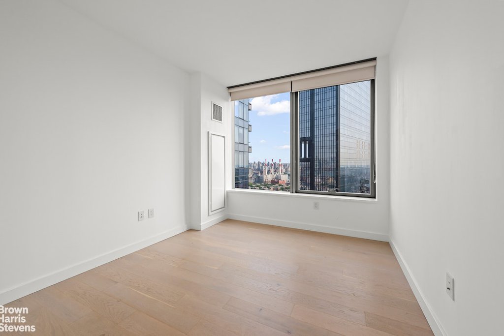 3 Court Square, Unit 3908 photo 6