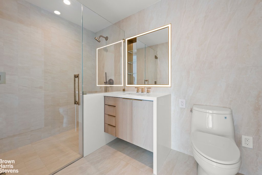 3 Court Square, Unit 3908 photo 7