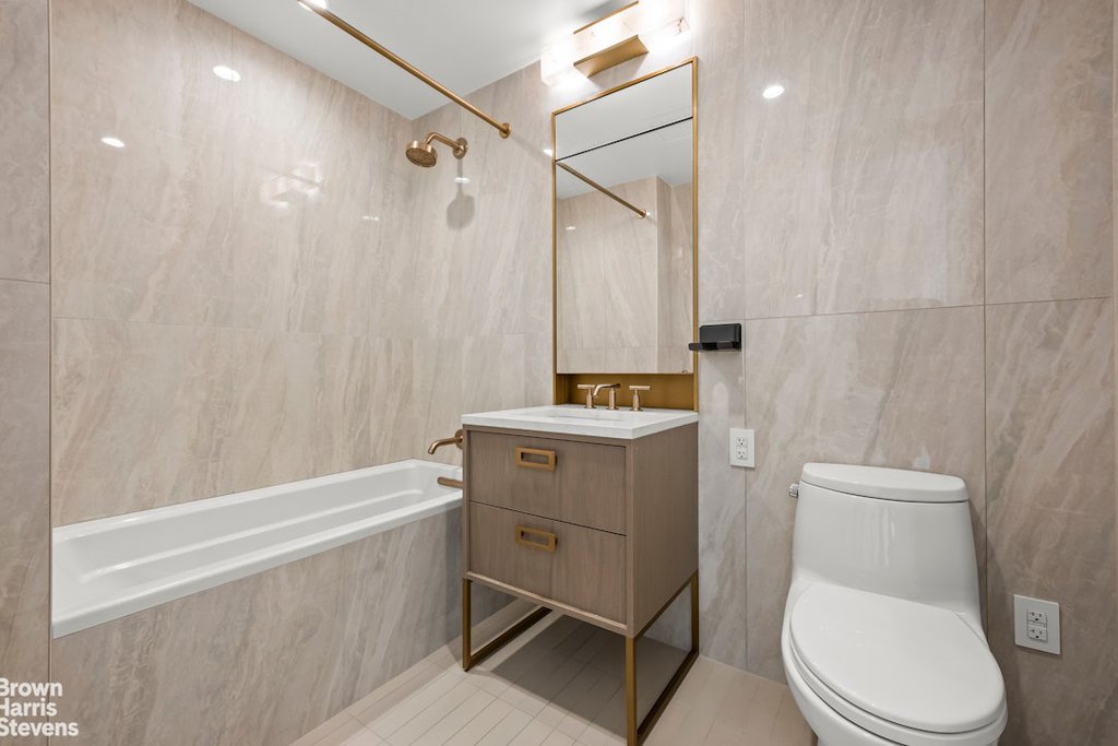 3 Court Square, Unit 3908 photo 10