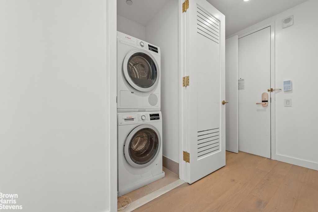 3 Court Square, Unit 3908 photo 11