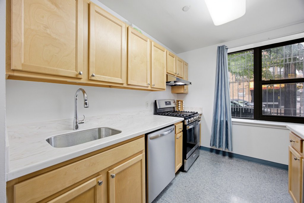 118 Schenectady Avenue, Unit 109 photo 9
