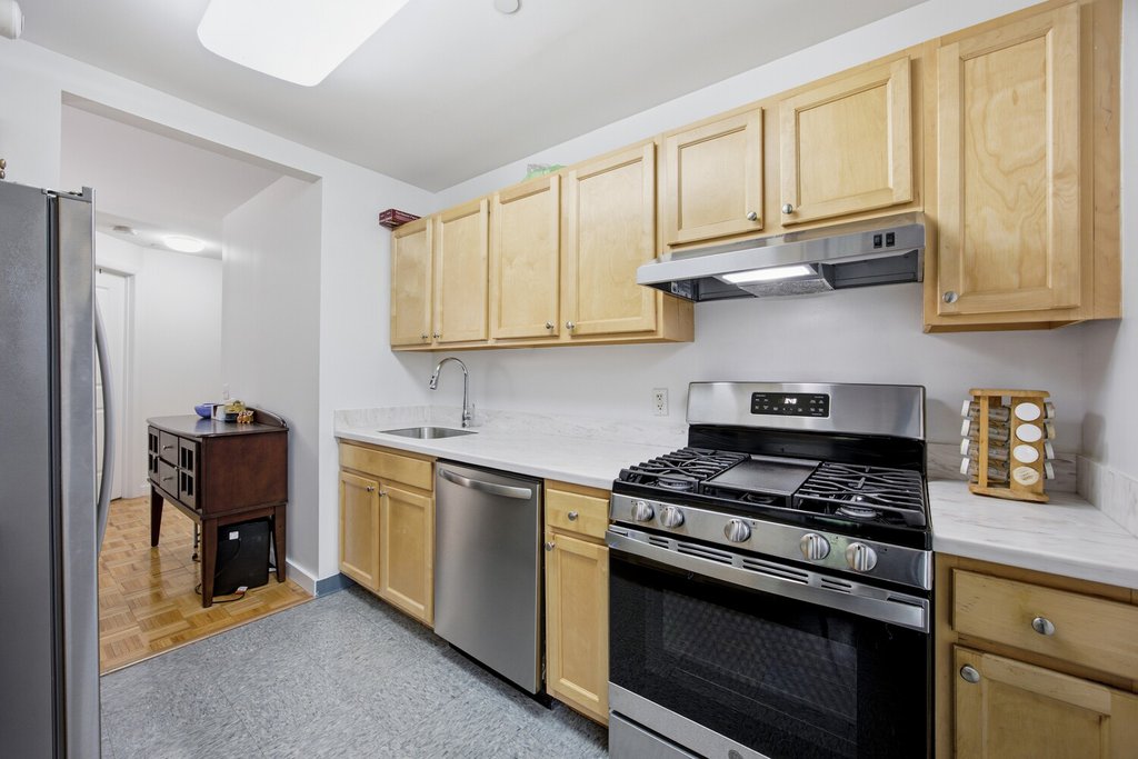 118 Schenectady Avenue, Unit 109 photo 10