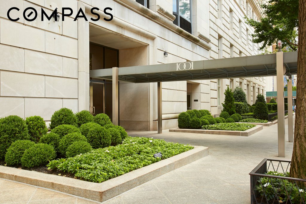 1001 Fifth Avenue, Unit 18A
