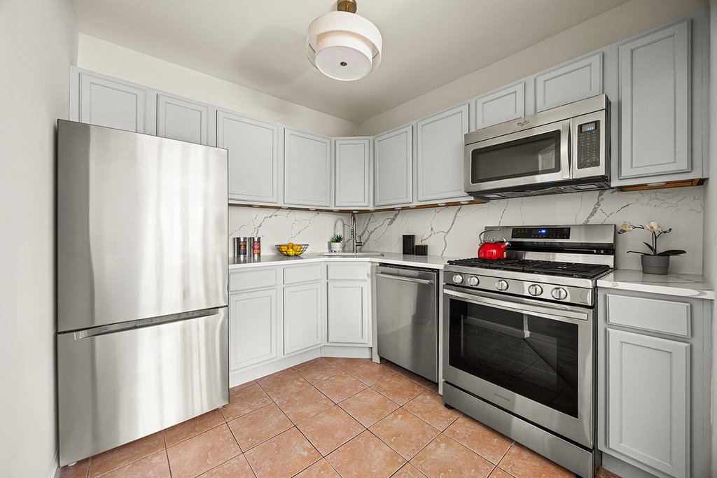 593 17th Street, Unit 3R photo 6