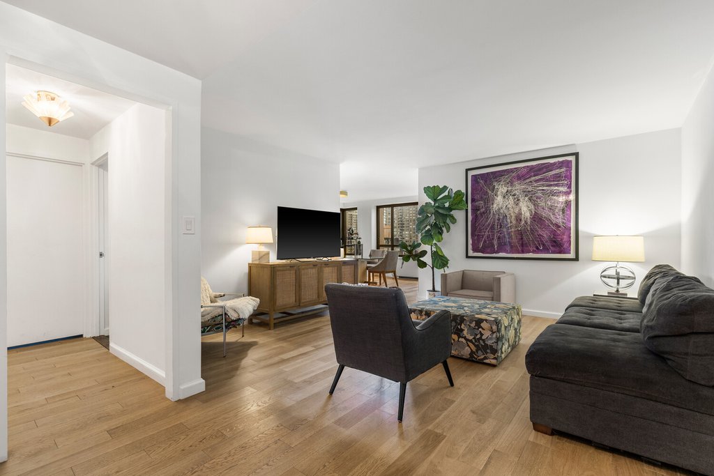 190 East 72nd Street, Unit 19B photo 11