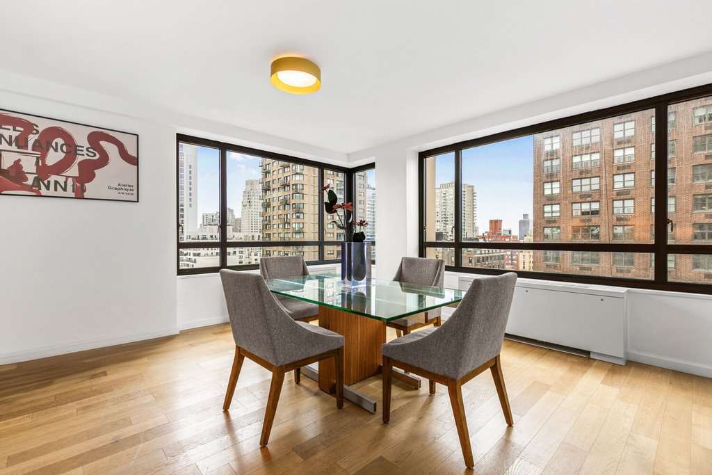 190 East 72nd Street, Unit 19B photo 2