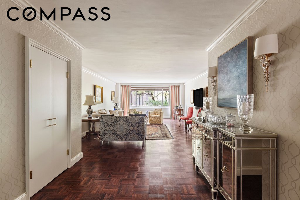10 East 70th Street, Unit 3A photo 2