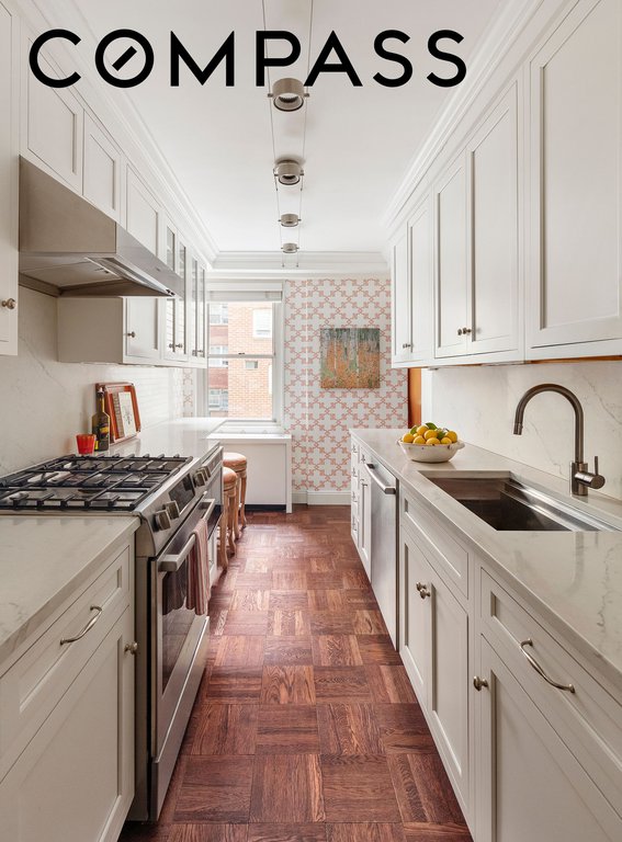 10 East 70th Street, Unit 3A photo 4