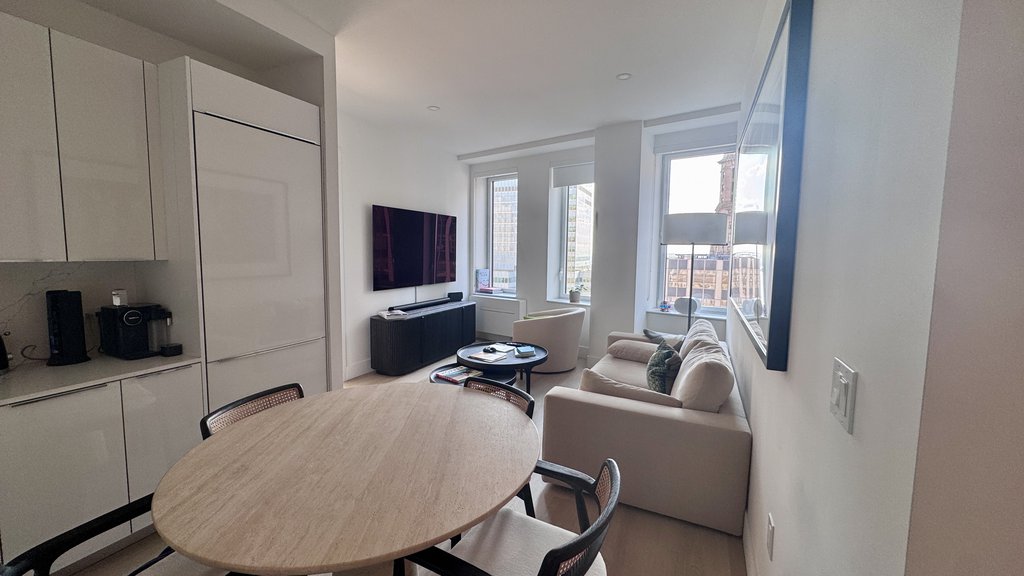 55 Broad Street, Unit 2806 photo 2