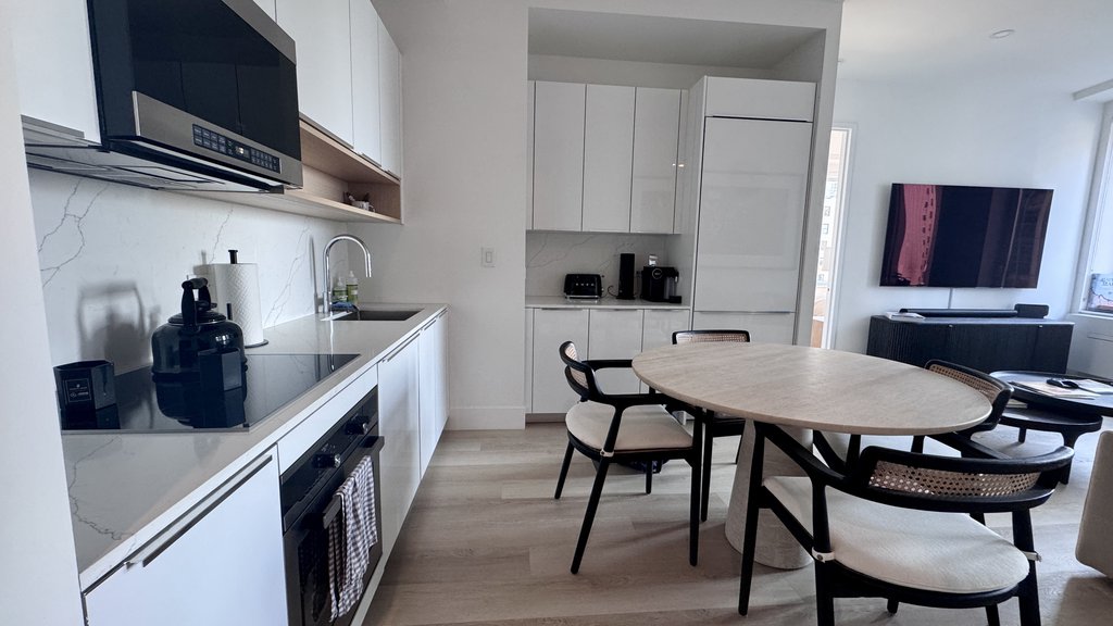 55 Broad Street, Unit 2806 photo 3
