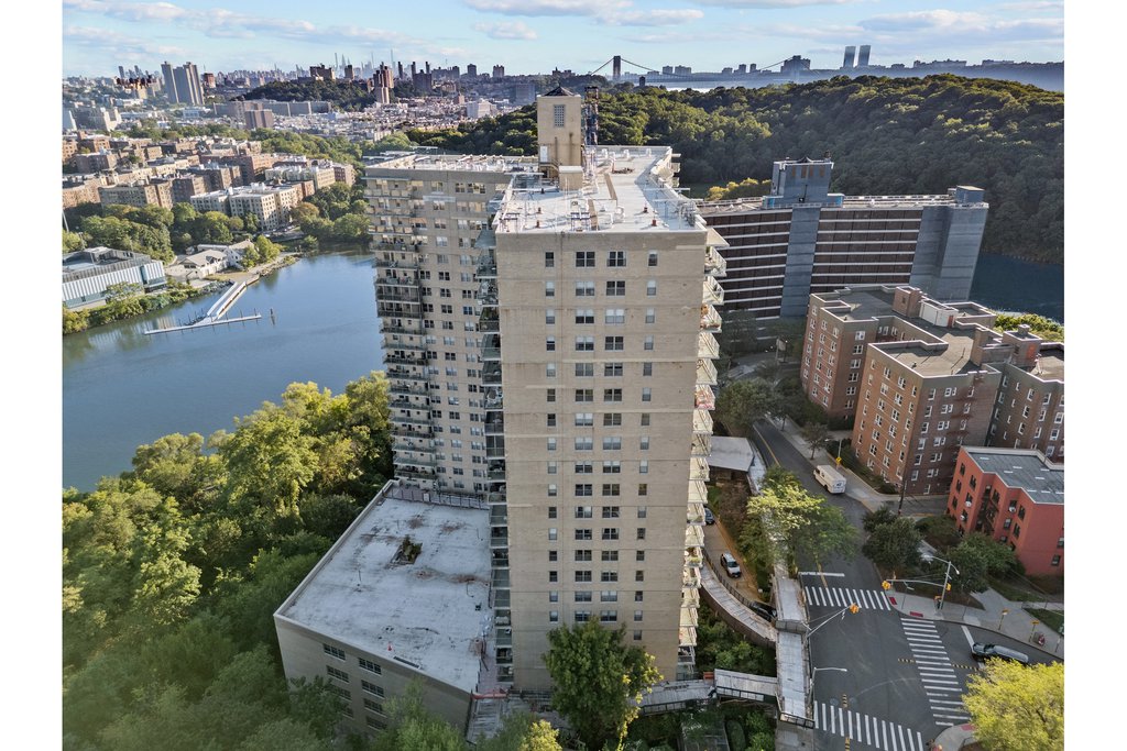 2500 Johnson avenue, Unit 11P photo 27