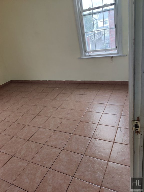 98-02 103rd Avenue, Unit 2 photo 4