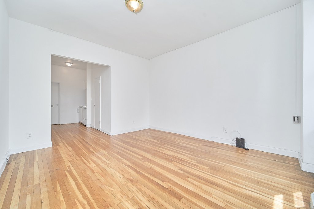 353 West 44th Street, Unit 4A photo 2