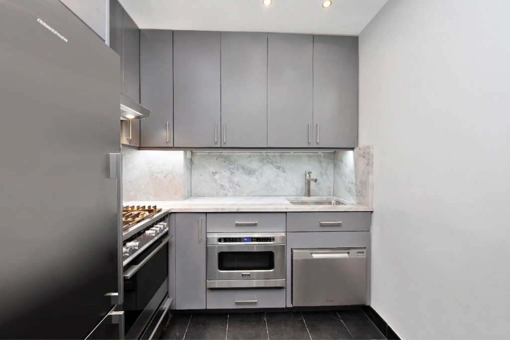 106 Central Park South, Unit 15O photo 3