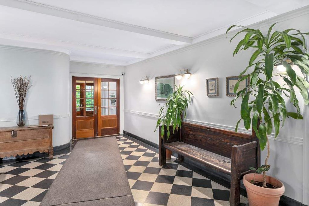 25 Minetta Lane, Unit 1JK photo 9