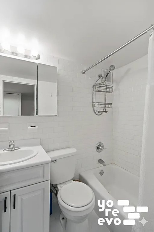 215 East 24th Street, Unit 222 photo 8