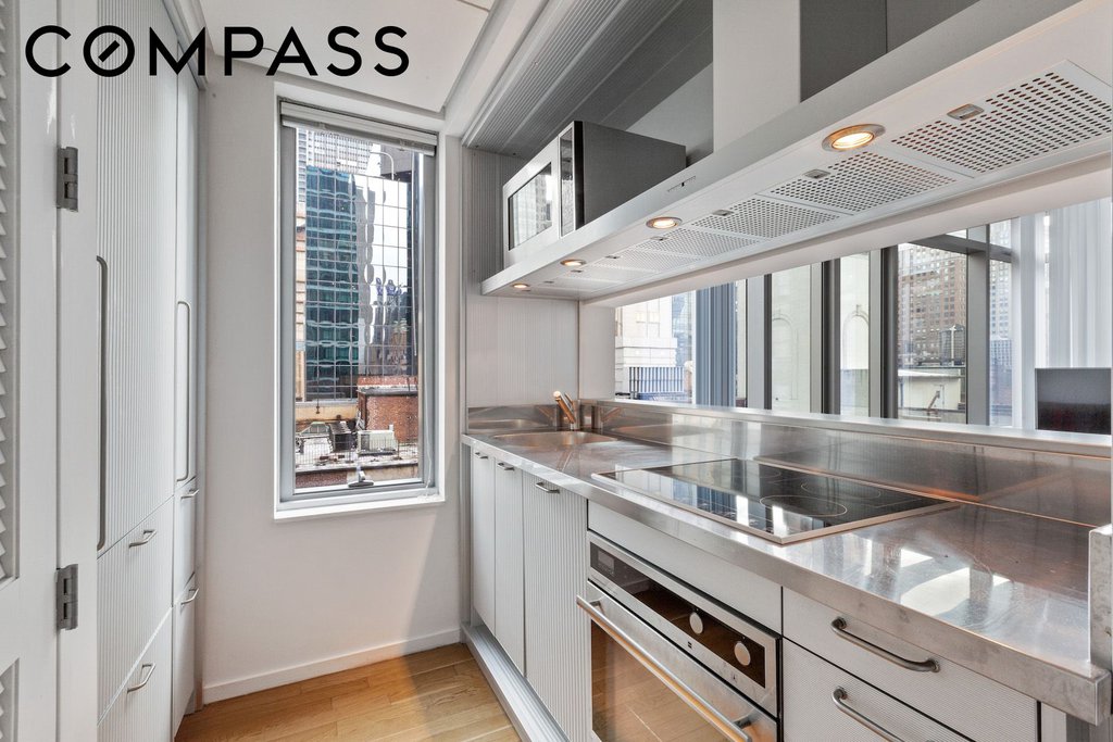 18 West 48th Street, Unit 17C photo 2