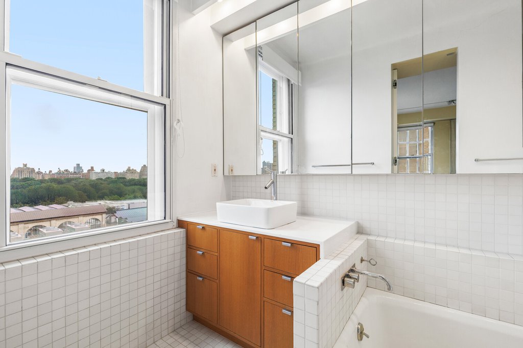 1016 Fifth Avenue, Unit 14B photo 7