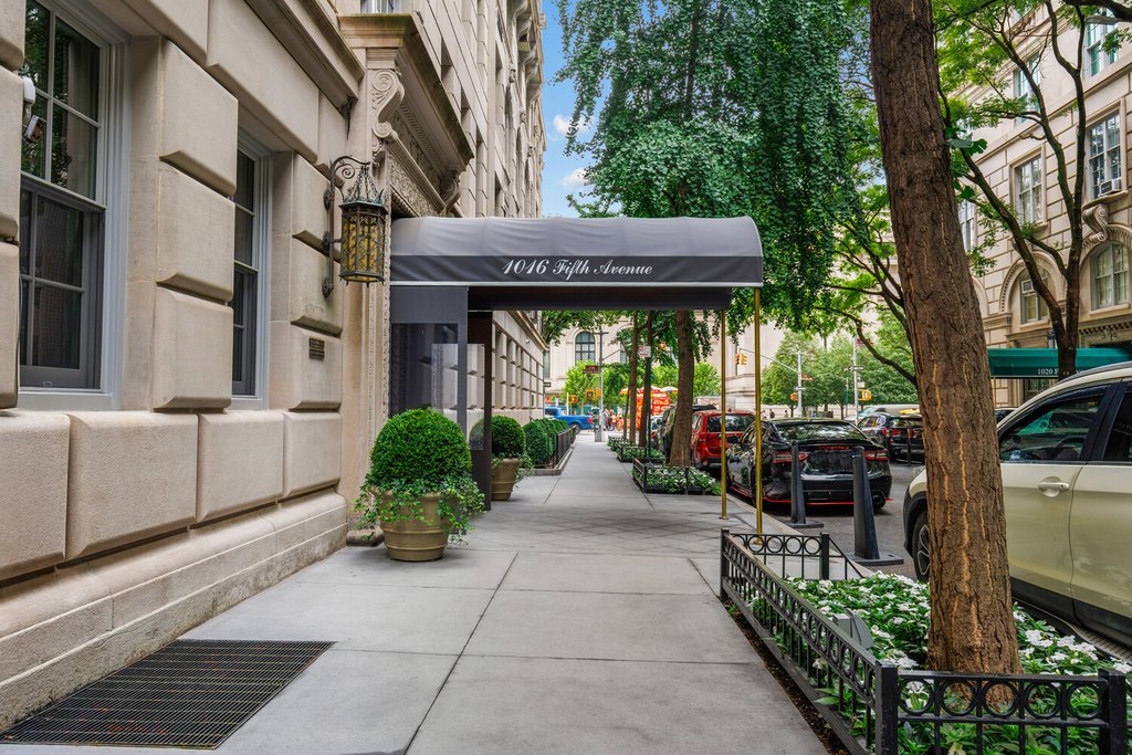 1016 Fifth Avenue, Unit 14B photo 15