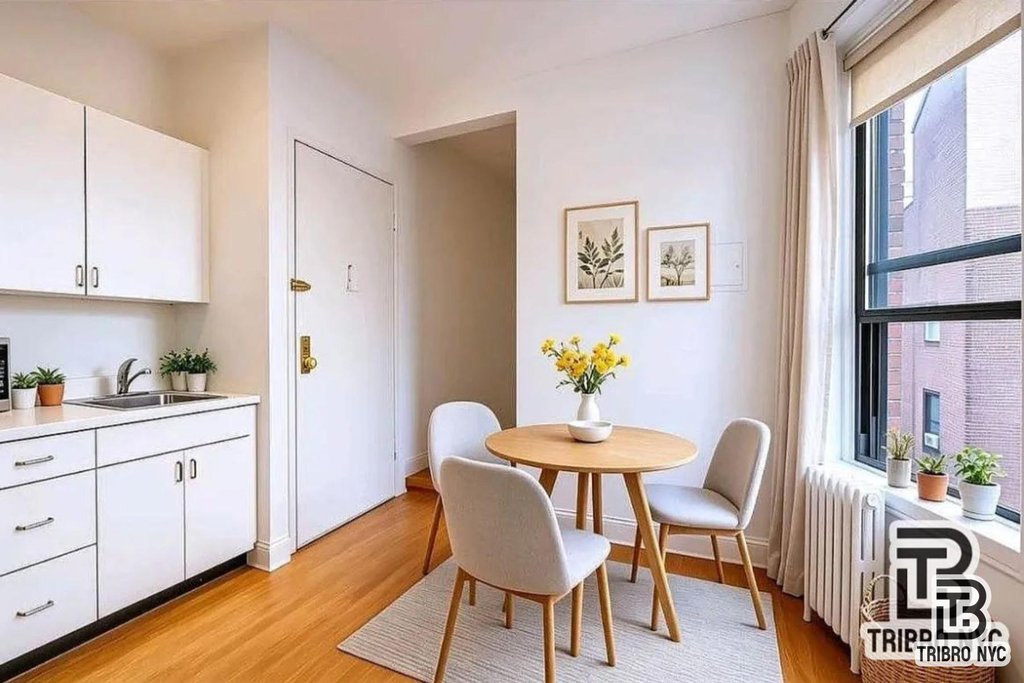 105 Thompson Street, Unit 2