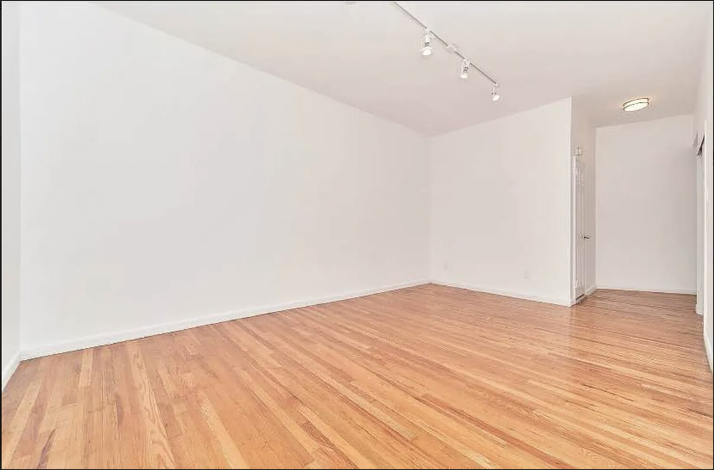 233 East 12th Street, Unit 3A photo 2