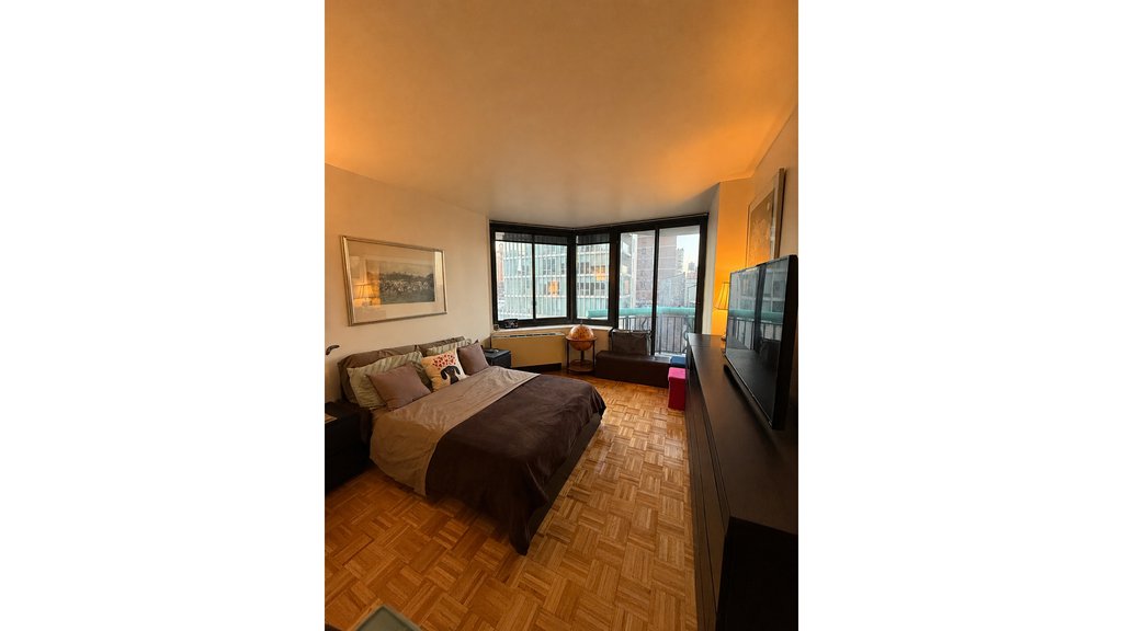 303 East 60th Street, Unit 18F photo 2