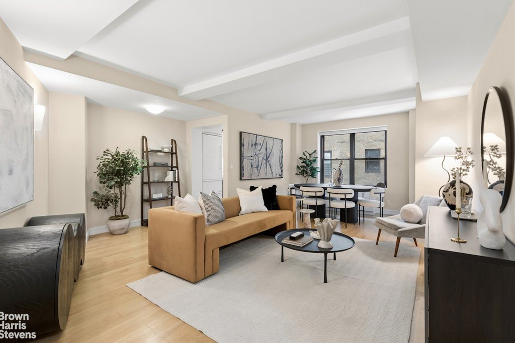 230 Riverside Drive, Unit 4B photo 2