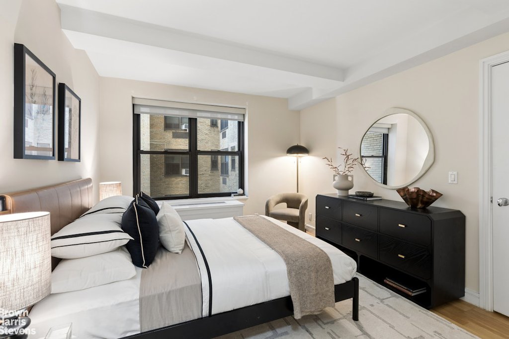 230 Riverside Drive, Unit 4B photo 6