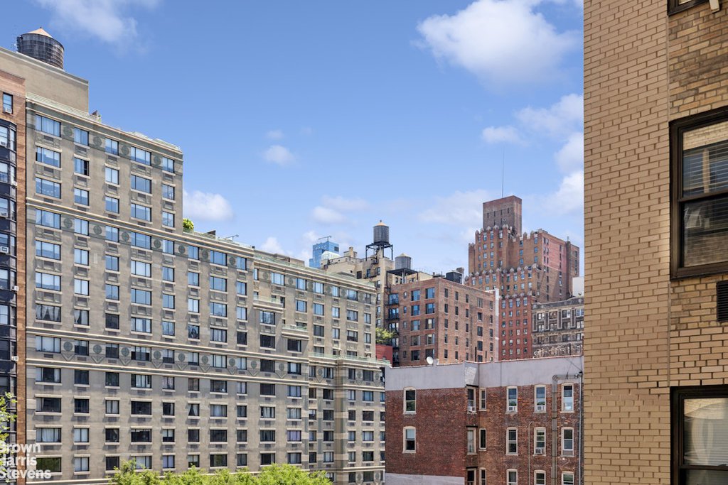 230 Riverside Drive, Unit 4B photo 11