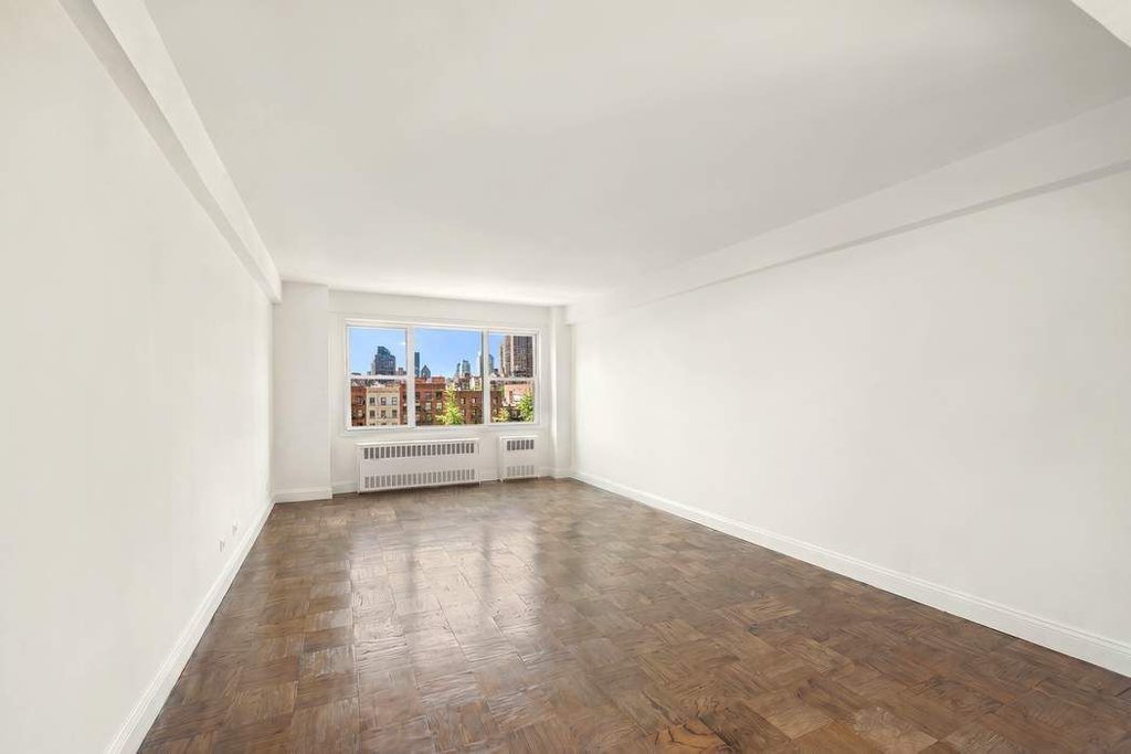 333 East 55th Street, Unit 8H photo 2