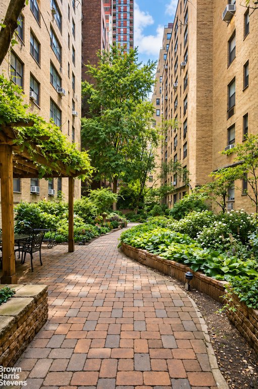434 East 52nd Street, Unit 10EF photo 34