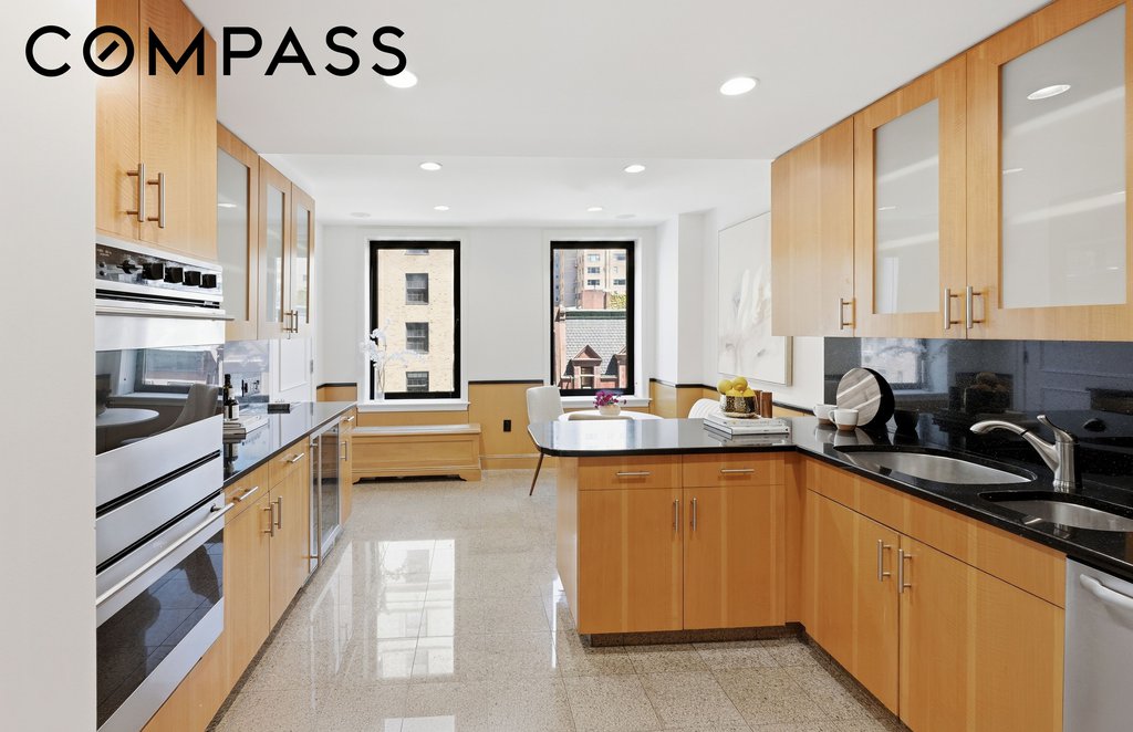 15 East 69th Street, Unit 7A photo 11