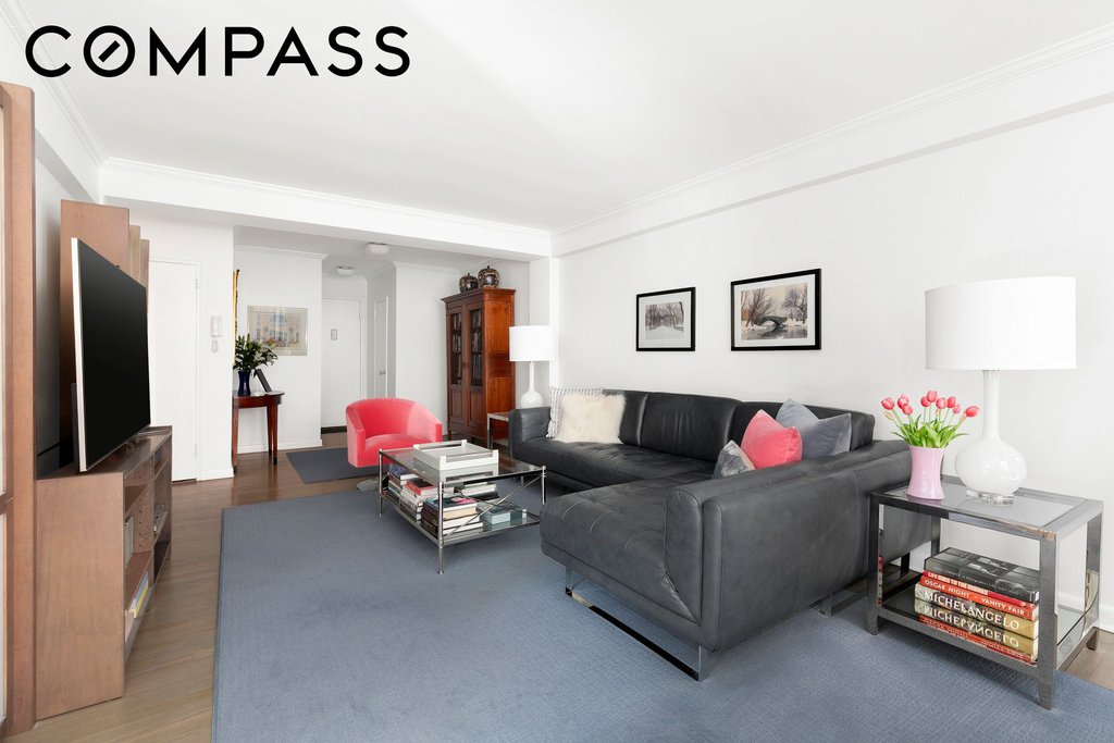 30 East 9th Street, Unit 4M photo 2