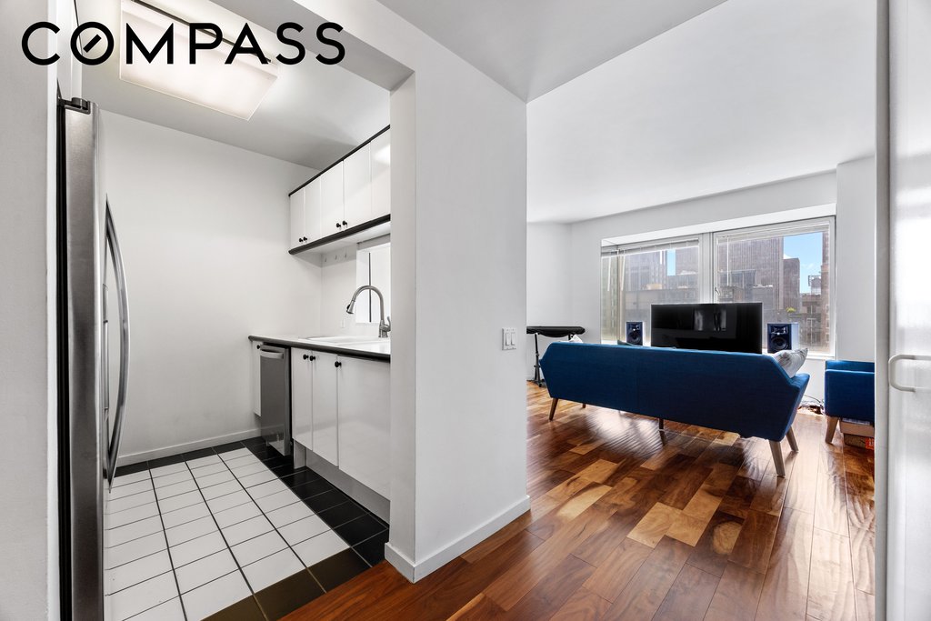150 West 56th Street, Unit 4312 photo 7
