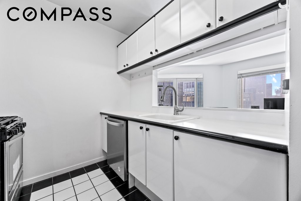 150 West 56th Street, Unit 4312 photo 9