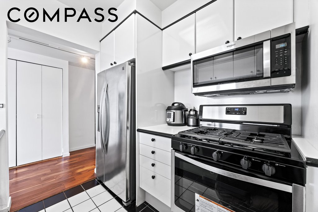 150 West 56th Street, Unit 4312 photo 10
