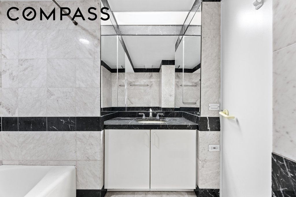 150 West 56th Street, Unit 4312 photo 14