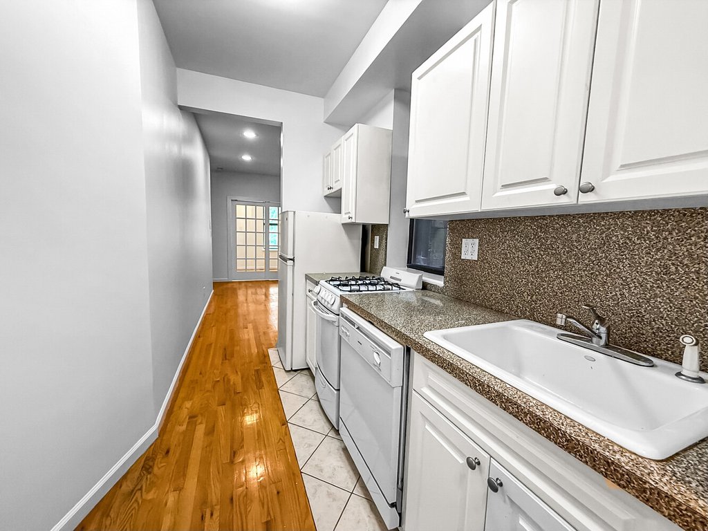 147 East 90th Street, Unit 5B photo 2